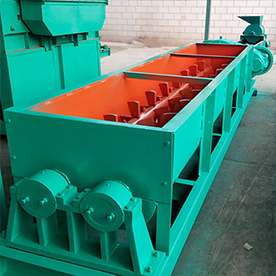 雙軸攪拌機(jī)作業(yè)現(xiàn)場(chǎng)